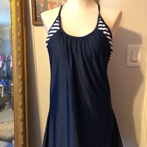 Super cute navy & white tank